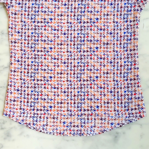 NWT. The Limited Short Sleeve Loose Fit Blouse with multi color patterns. - Picture 4 of 4
